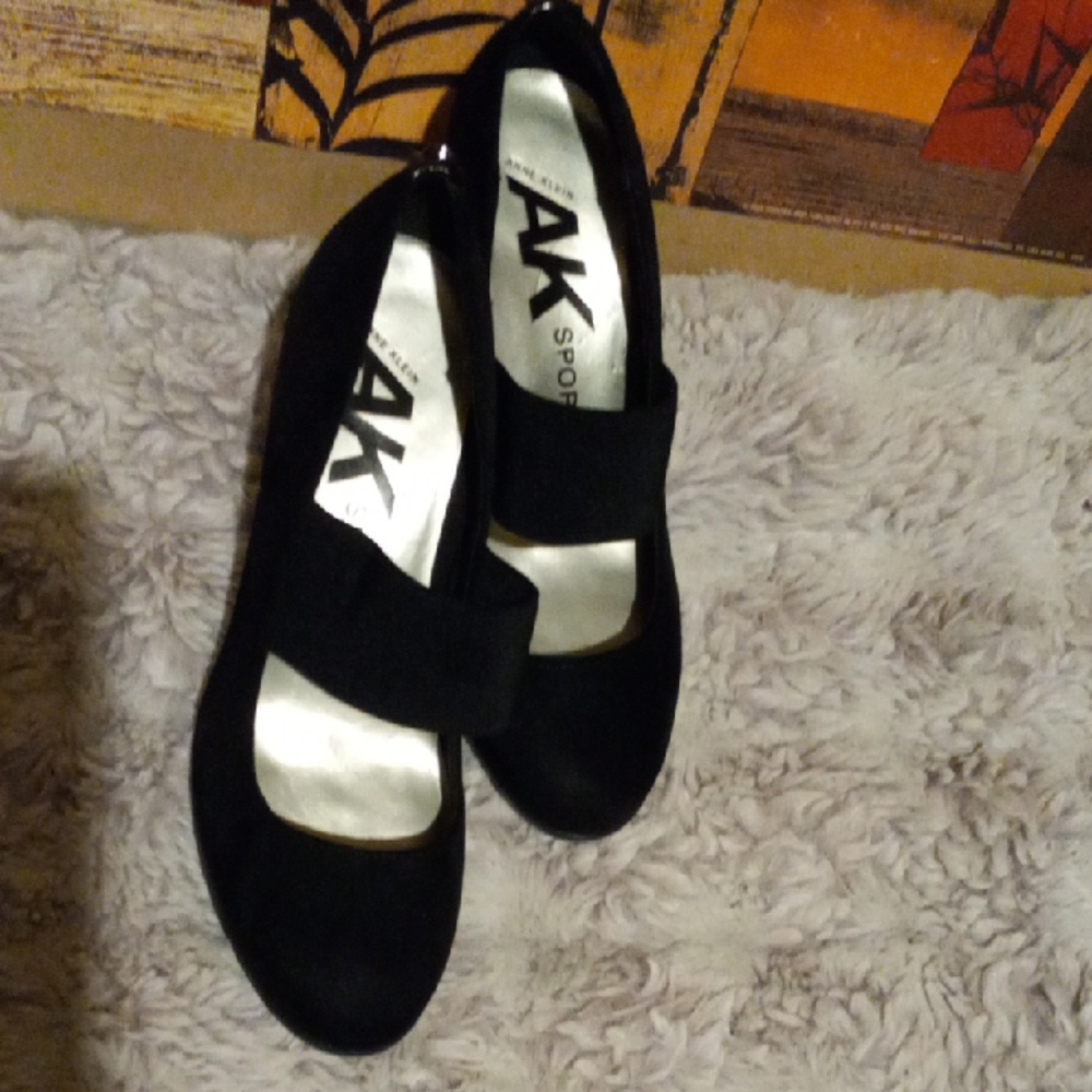 Anne Klein Black Suede Heels - Picture 3 of 7